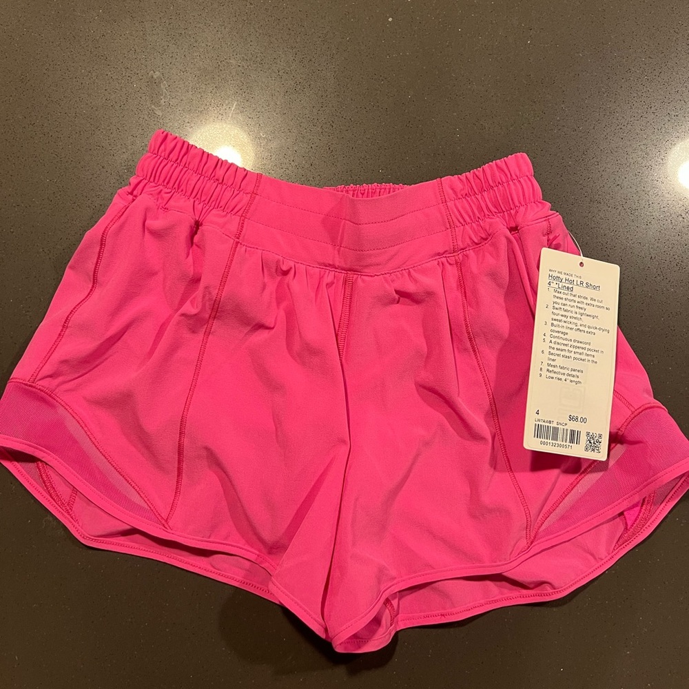 Lululemon hotty hot low rise 4” sonic pink